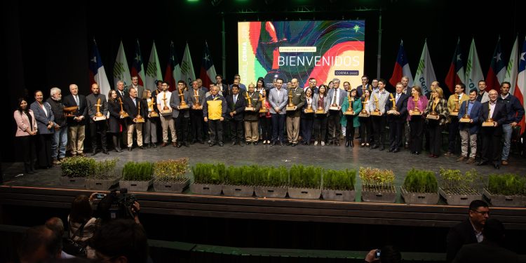 Corma reconoció a trabajadores y organizaciones del sector forestal en Constitución