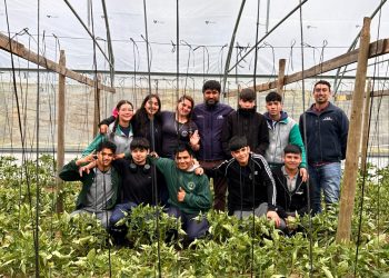 Comisión Nacional de Riego refuerza la formación técnico-profesional con jornadas prácticas de riego en liceos agrícolas del Maule