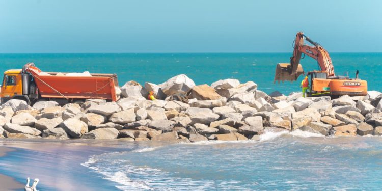 MOP construye muelles flotantes y espigones de protección en la comuna de Constitución
