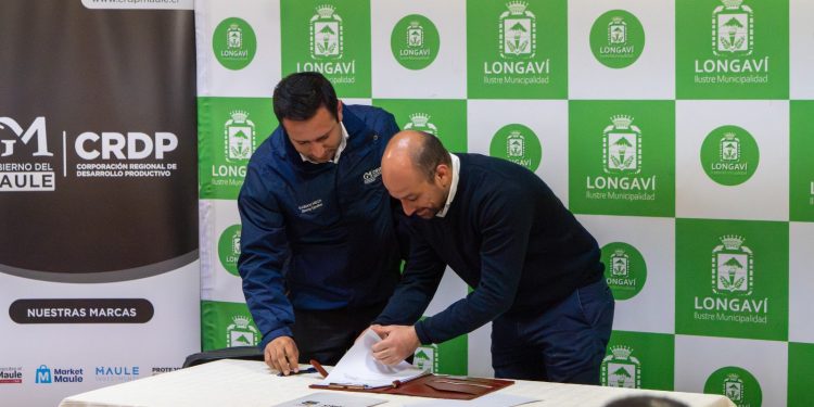 CRDP y Municipalidad de Longaví firman convenio para fortalecer el emprendimiento y capacitación en el Maule