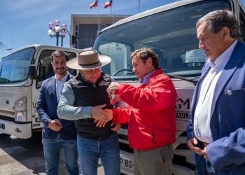 Más motor para las comunas: Gobierno del Maule entrega vehículos que fortalecen el trabajo municipal