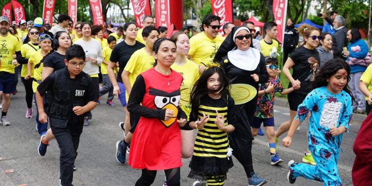 Alameda para Todos: Halloween sobre ruedas invita a disfrutar en familia del deporte y la diversión