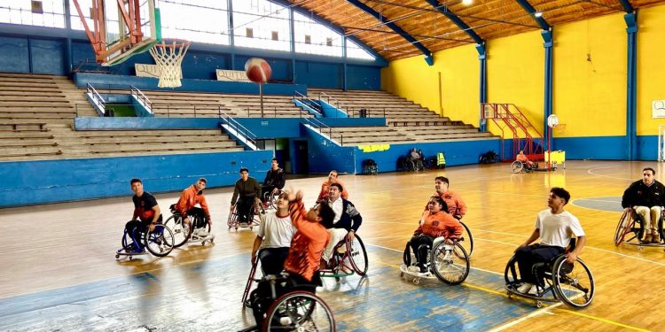 Programa EcoMercados Solidarios del FOSIS efectuó exitosa Clínica Deportiva Inclusiva y Solidaria
