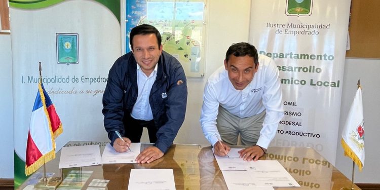 CRDP Maule y Municipalidad de Empedrado firman convenio de colaboración para fortalecer el desarrollo local