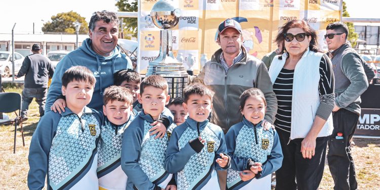 Gobernador Álvarez-Salamanca destaca el talento joven en la Liga Libertadores del Maule