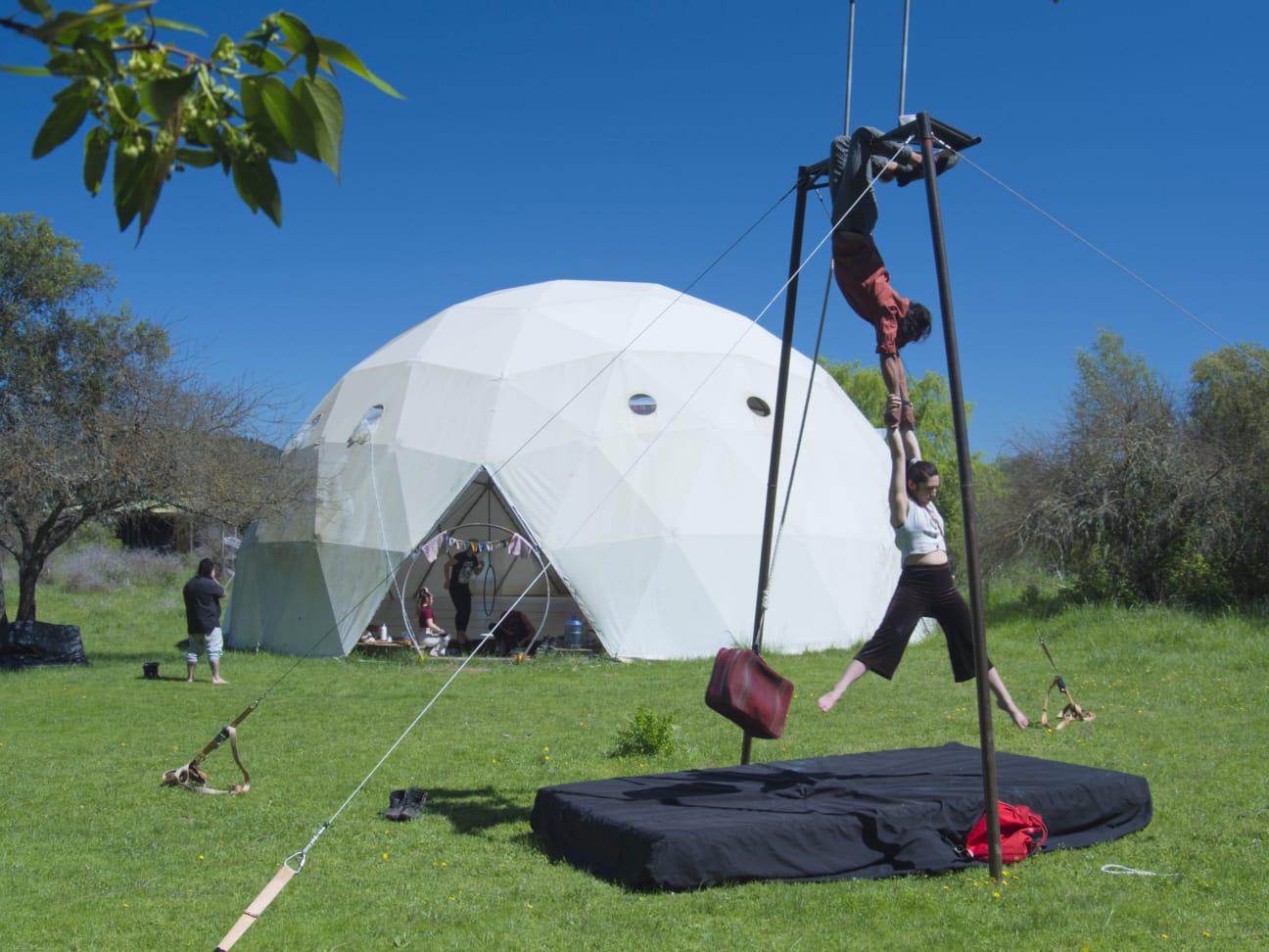 Tierra de las Artes celebra la primavera con residencias dedicadas al circo y la creación colectiva