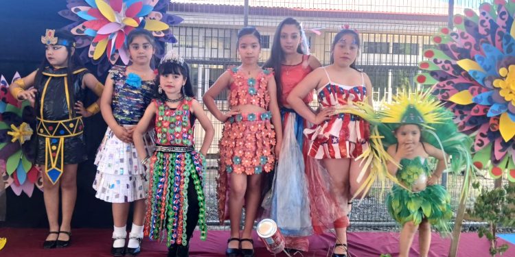 Con desfile de modas y caminata familiar escuela Las Corrientes de Constitución festeja 65 años de trayectoria
