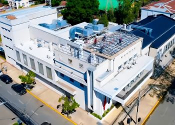 Municipalidad de Parral recupera infraestructura del Teatro Municipal con obras de techumbre