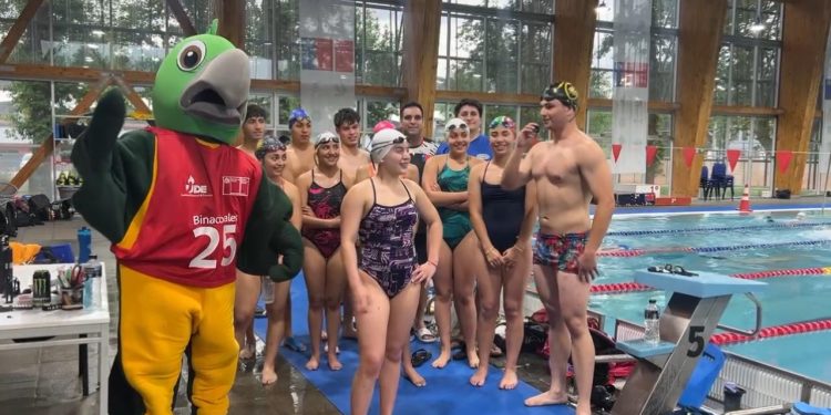 Equipo de la natación maulina bracea directo al podio de los Juegos Binacionales