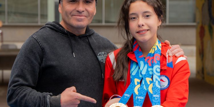 Joven estudiante cauquenina se convierte en primera atleta paralímpica en ganar 3 medallas de oro para Chile en el mismo certamen