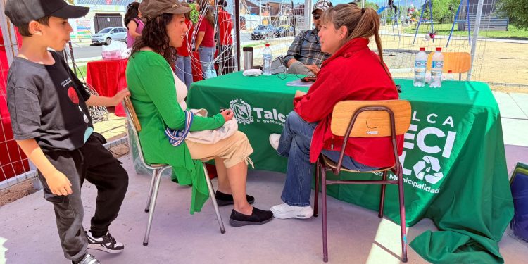 Municipalidad en terreno entregó orientación y servicio en sector Valles de Talca