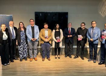 “El tintero prodigioso”: Universidad de Tarapacá y Fundación Roberto Hernández celebran en Arica legado del gran bibliófilo con nuevo libr