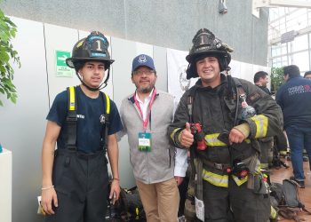Récord de 2.300 bomberos celebran 10° aniversario  de “Corremos por la Vida” en el Costanera Center