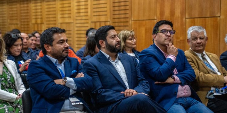 Gobierno Regional y AMUCH impulsan trabajo conjunto para fortalecer la Atención Primaria en el Maule