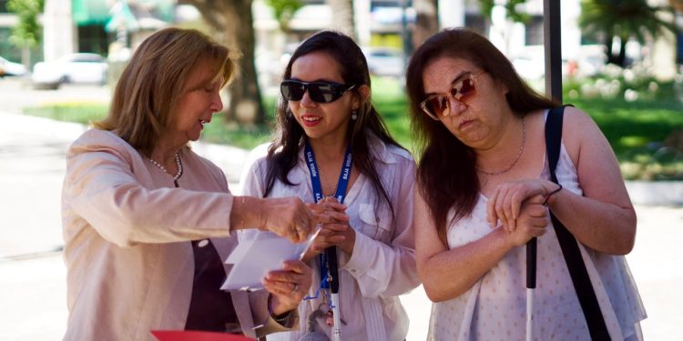 Autoridades regionales refuerzan medidas de voto asistido para personas con discapacidad en el Maule