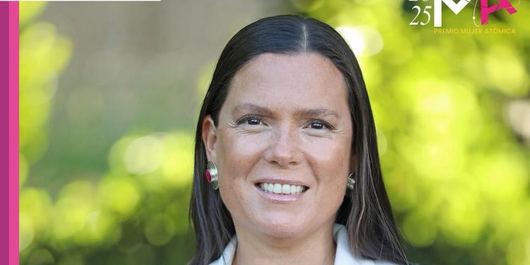 Maulina entra al Top 10 del Premio Mujer Atómica 2025