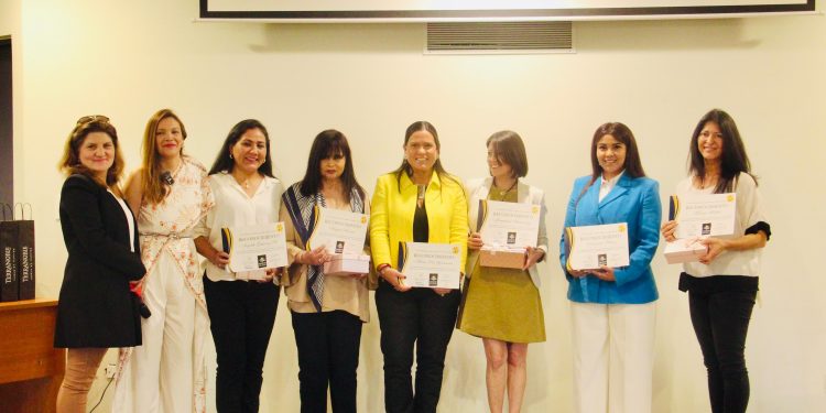 Lanzamiento de libro “Voces de Impacto Global” reunió a líderes internacionales en la UCM