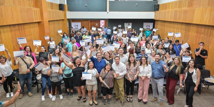 112 mujeres fueron certificadas en el Programa Regional de Empleo del Gobierno del Maule