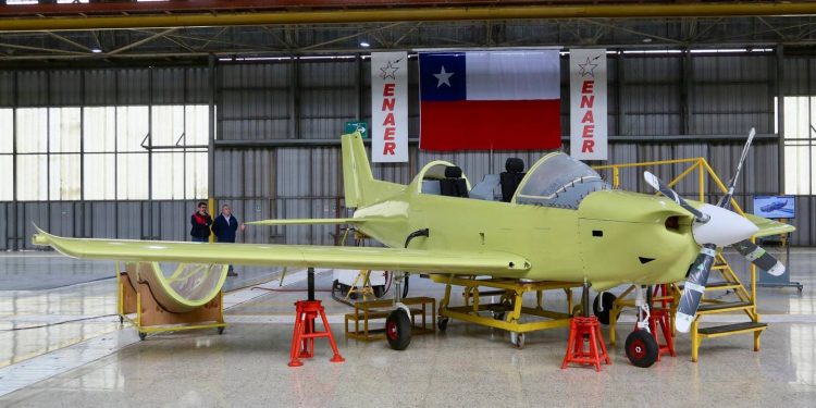 Presentan avance del avión T-40 Newén, aeronave chilena de instrucción para pilotos