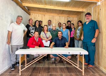 Gobernador acompaña a vecinos en la apertura de sala kinesiológica de Los Huertos en San Clemente