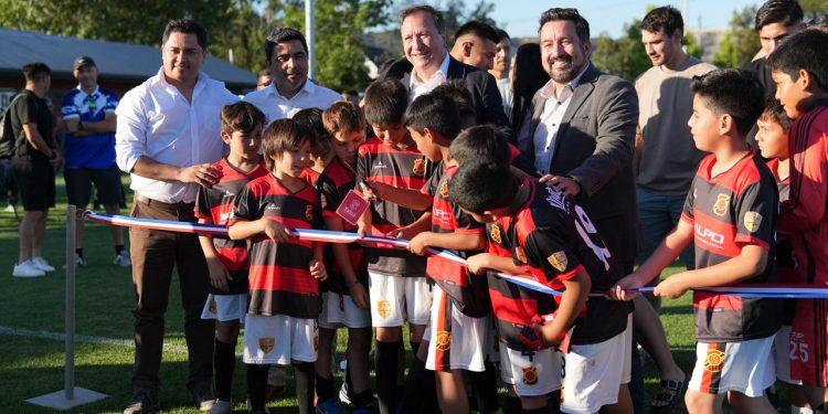 Con estándar FIFA internacional: Municipalidad de Talca entrega renovado Complejo Deportivo Fútbol Joven Rangers FC