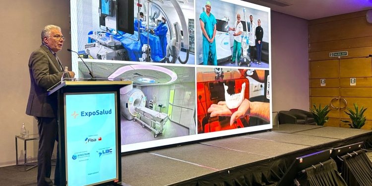 Moderna infraestructura y gestión clínica eficiente: el Hospital de Curicó destacó como centro referente público en Exposalud 2025