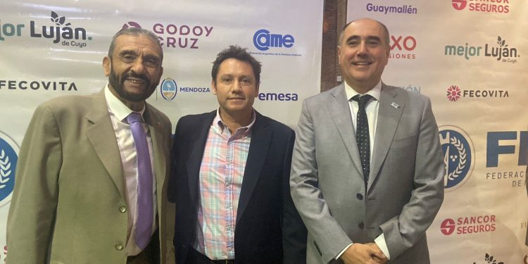 Gobernador del Maule participa en aniversario de la FEM: “Estamos abriendo puertas para que nuestras empresas se instalen en Mendoza”