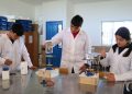 En moderno laboratorio de ciencias trabajaron este año alumnos de Liceo San Ignacio de Empedrado