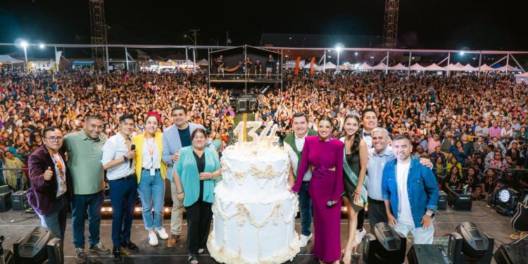 Con Américo en el escenario Pelarco cerró su semana de aniversario