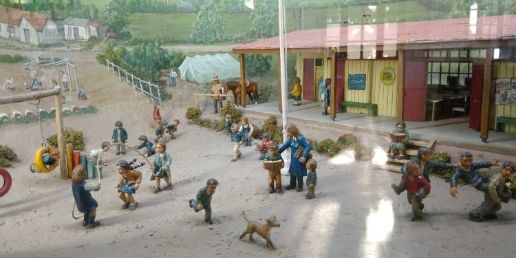 Exposición del destacado artista Zerreitug viaja por Maule y O´Higgin