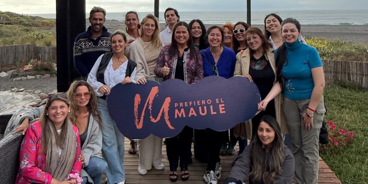 Emprendimientos Maulinos participaron en Masterclass gratuita de Marca Personal en Curanipe