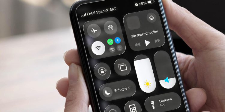 Entel habilita la conectividad satelital Starlink Direct to Cell para iPhone en Chile