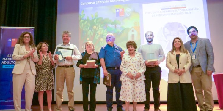 SENAMA Maule celebró premiación del Concurso Literario Autobiográfico de Personas Mayores 2025