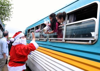 Tren de Navidad UTalca llevó alegría y tradición a familias del Ramal