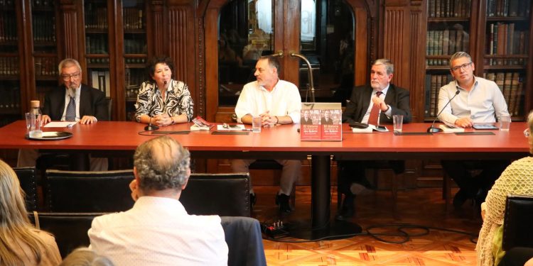 Libro El tintero prodigioso de don Roberto” fue presentado en la Biblioteca Nacional