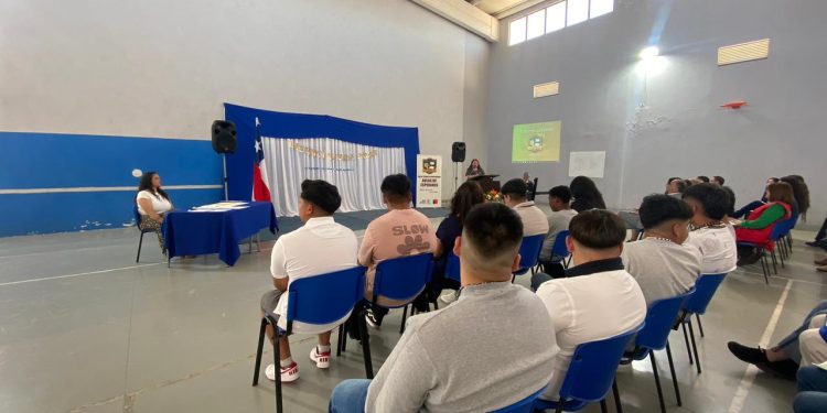 Jóvenes en proceso de reinserción del Maule celebran licenciatura y avances hacia la educación superior