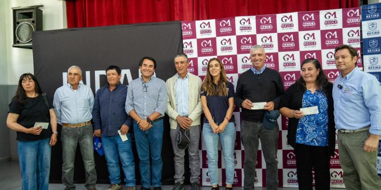 Productores de berries de Retiro y Parral reciben apoyo gracias al Gobierno del Maule e INDAP