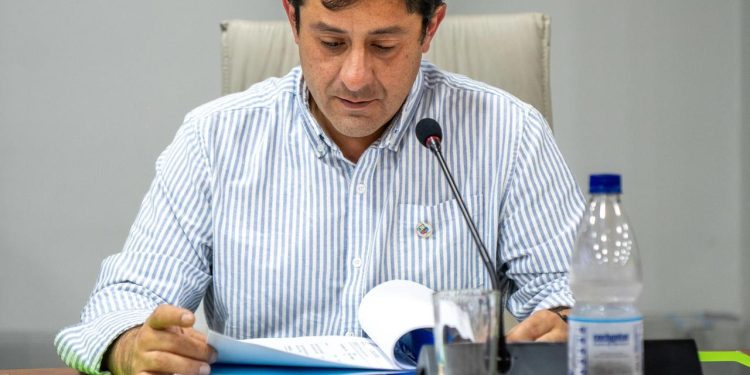 CORE Francisco Durán pide al Ministerio de Salud informar sobre el estado de la relicitación del Hospital de Linares