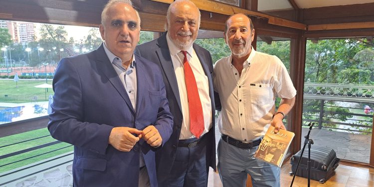 Escritor Llamal Misleh lanzó tercer libro sobre historia y raíces de la colectividad árabe chilena