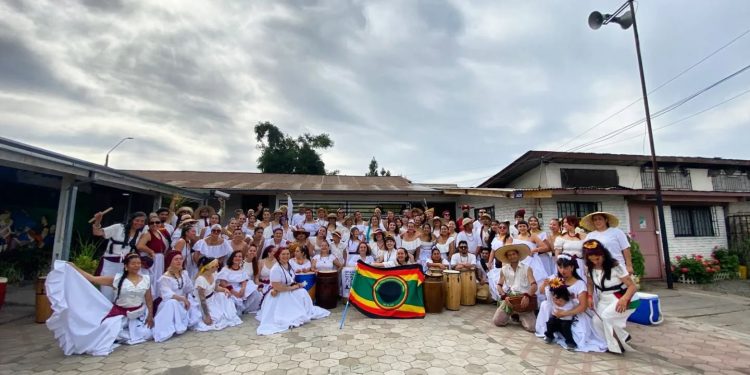 Organizaciones regionales celebran Día de la Afrodescendencia Chilena con comparsa callejera