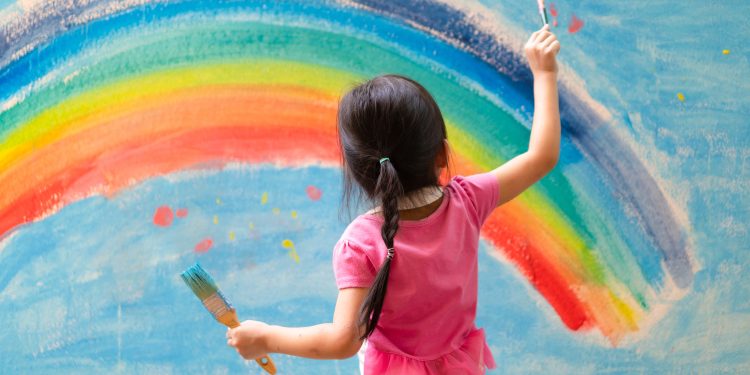 El juego como eje del desarrollo infantil: Cómo entretener a los niños en verano