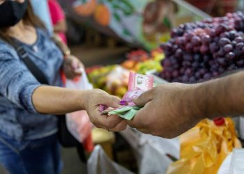 El alza del salario mínimo reabre el debate sobre la liquidez de las MiPymes