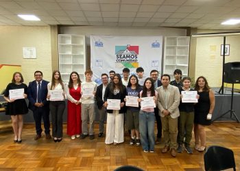 Diecinueve estudiantes destacan en el Maule por sus trayectorias educativas tras resultados PAES