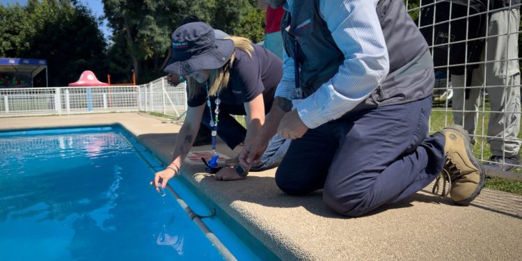 Seremi de Salud fiscalizó piscinas de la región en contexto de altas temperaturas