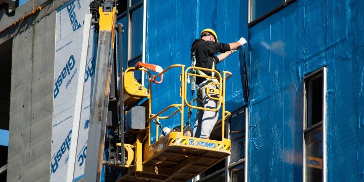 Nuevo decreto que establece normas en seguridad laboral: avances, brechas y riesgos en su implementación