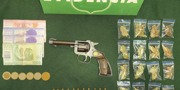 Tres detenidos en Cerro La Virgen de Talca por tenencia de armas y drogas