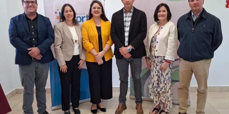 Más de 200 estudiantes de Vichuquén serán beneficiados con programa de apoyo a la educación superior