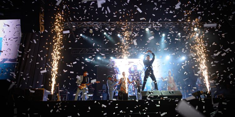 Más de 6 mil personas repletan la Costanera en el arranque del Festival Vive Pelluhue