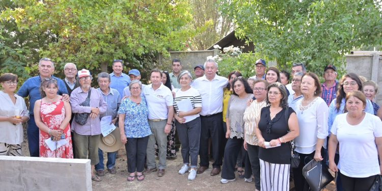Gobernador Álvarez-Salamanca cumple y anuncia pavimentación de rutas rurales para cuatro sectores de San Clemente