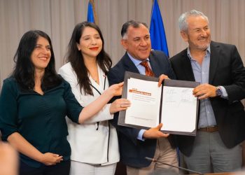 Diputada Veloso firma pacto “Alimentación Primero” en representación de la Cámara: busca erradicar el hambre en Latinoamérica y el Caribe